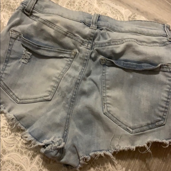 Light ripped jean shorts - Picture 6 of 6
